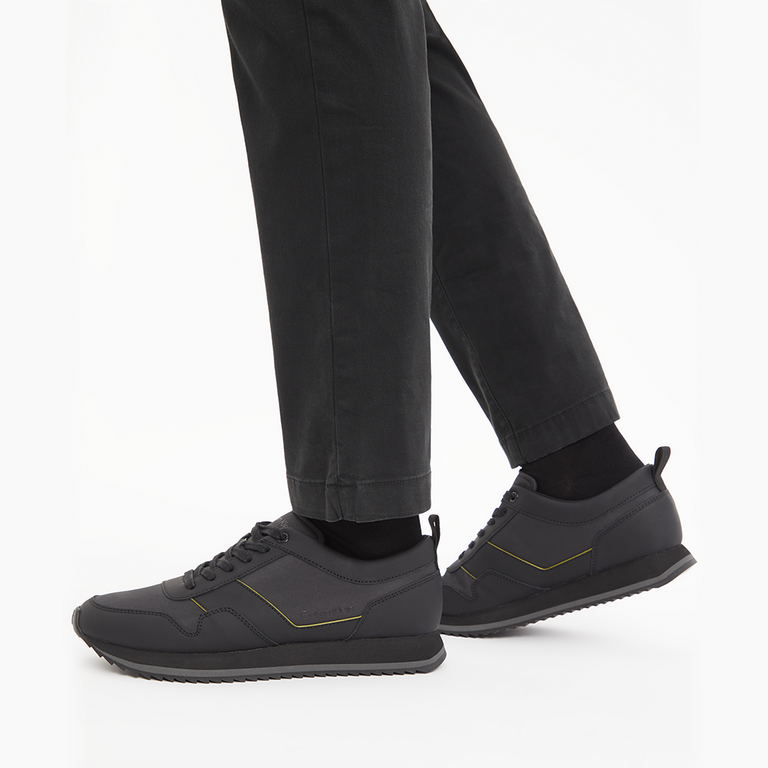 Sneakers bărbați Calvin Klein negri din piele naturală + material textil 2374BP0741N 