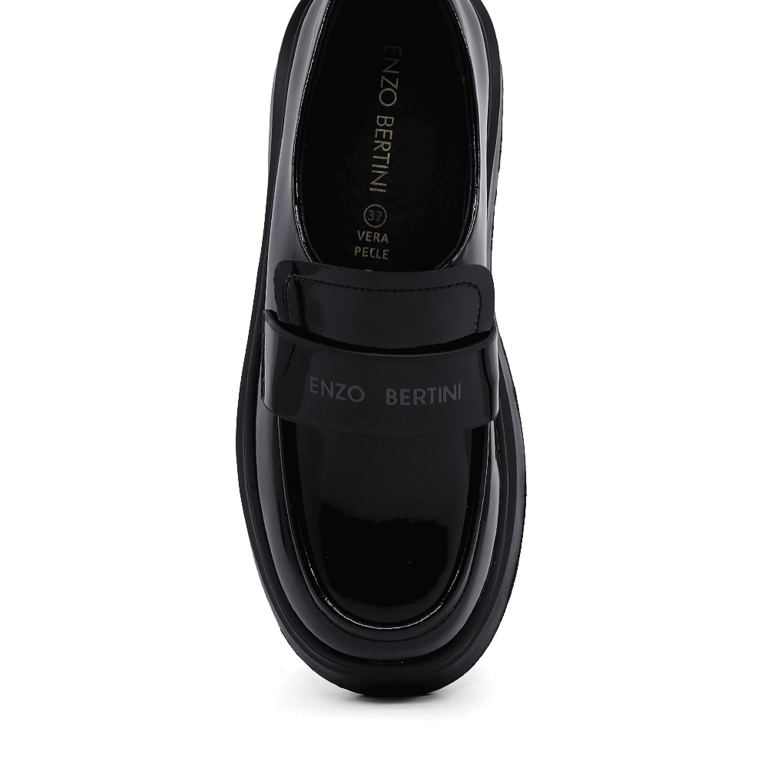 Pantofi tip loafer femei Enzo Bertini negri din piele lăcuită 3867DM027LN