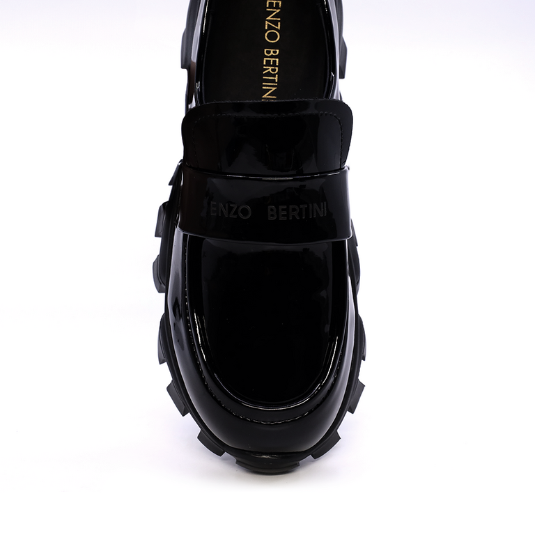 Pantofi tip loafer femei Enzo Bertini negri din piele lăcuită 3867DP194LN