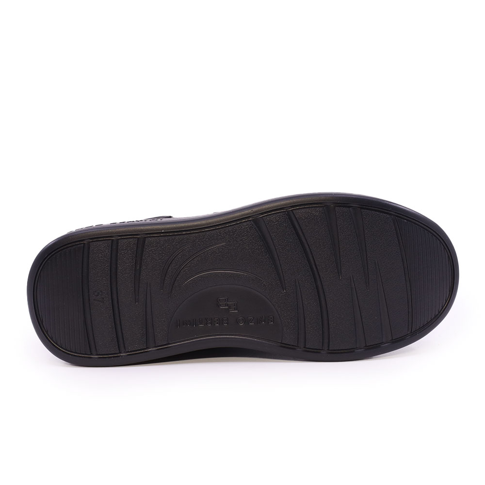 Sneakers  Enzo Bertini negri din piele cu logo metalic 3869DP665N